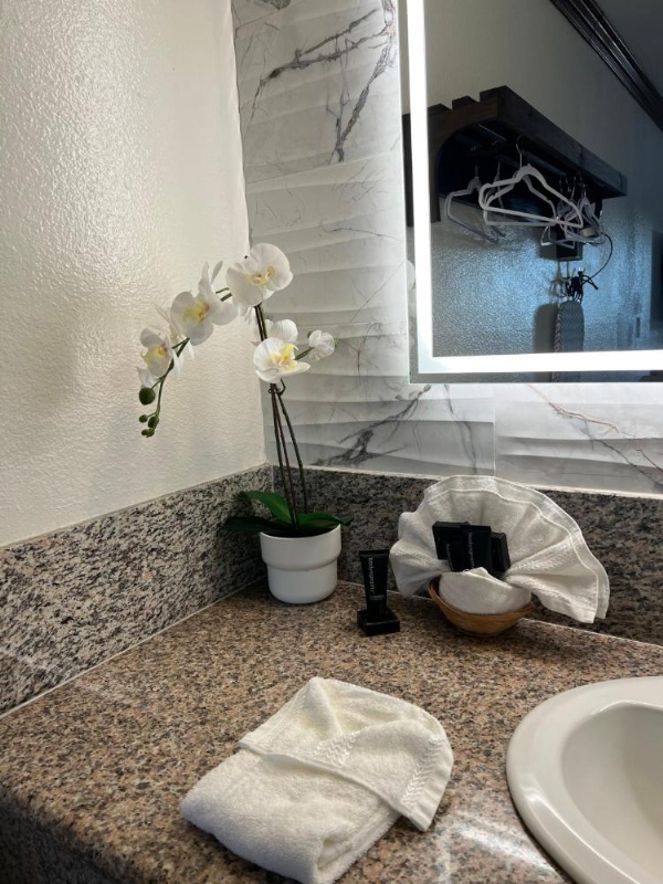 Starlight Inn Huntington Beach image 16