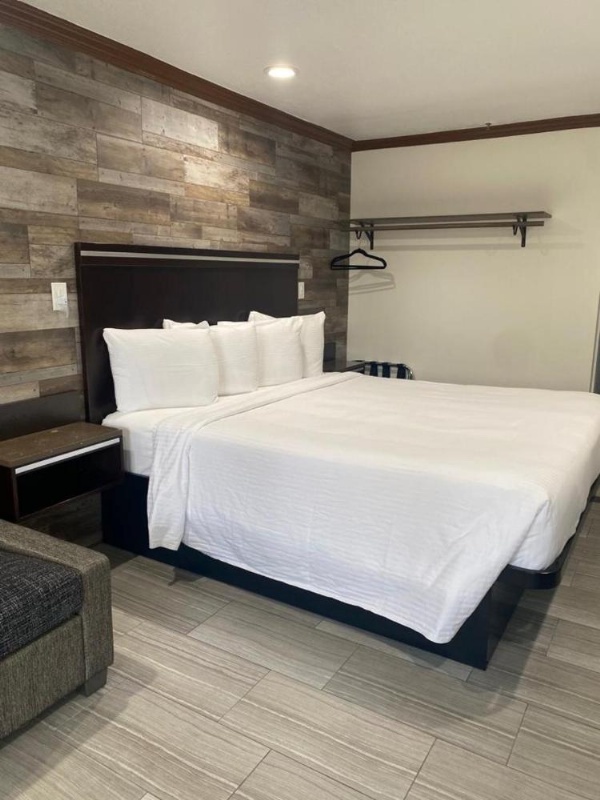 Starlight Inn Huntington Beach image 24